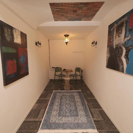 Hostel Dera Pristina Exteriör bild