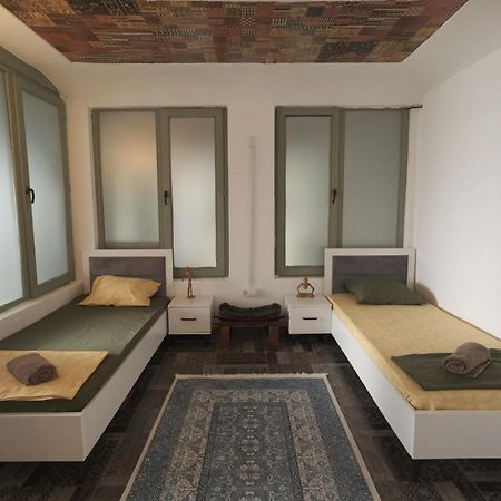 Hostel Dera Pristina Exteriör bild