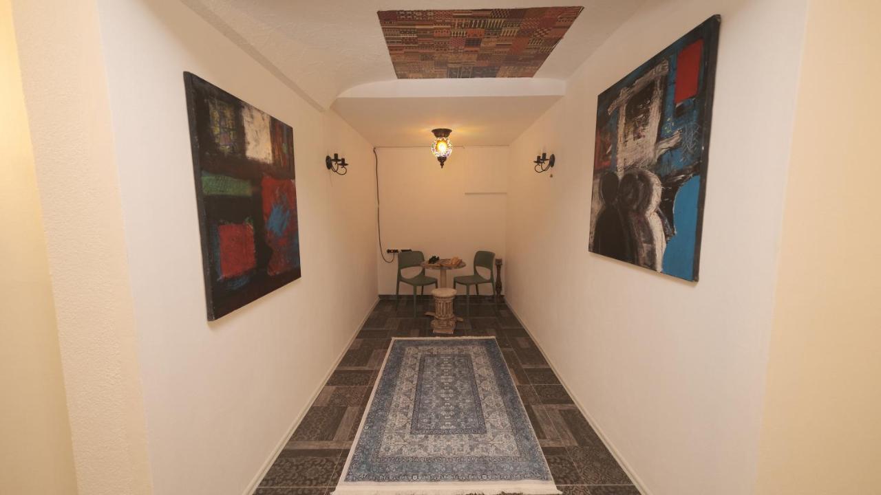 Hostel Dera Pristina Exteriör bild