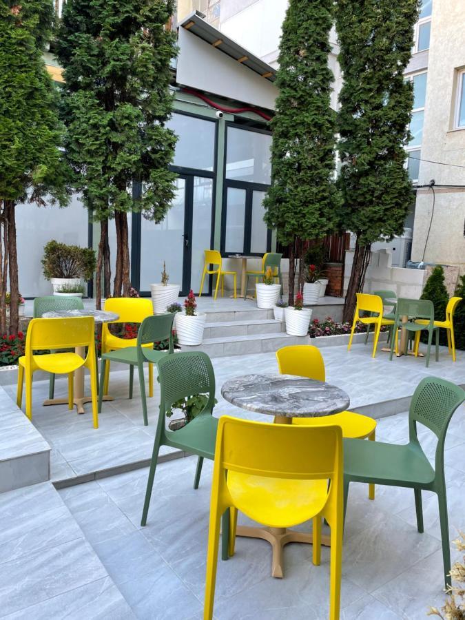 Hostel Dera Pristina Exteriör bild